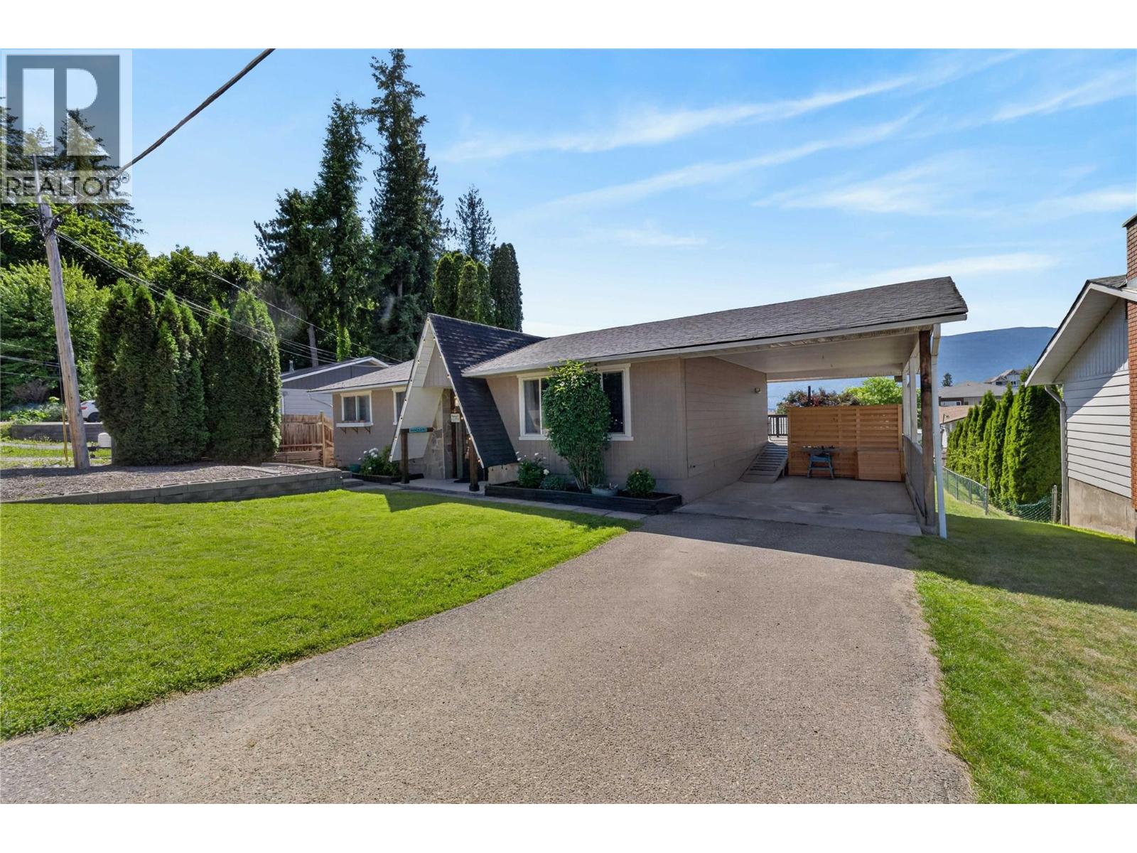 691 3 Street SE, Salmon Arm, British Columbia  V1E 4G9 - Photo 43 - 10389492