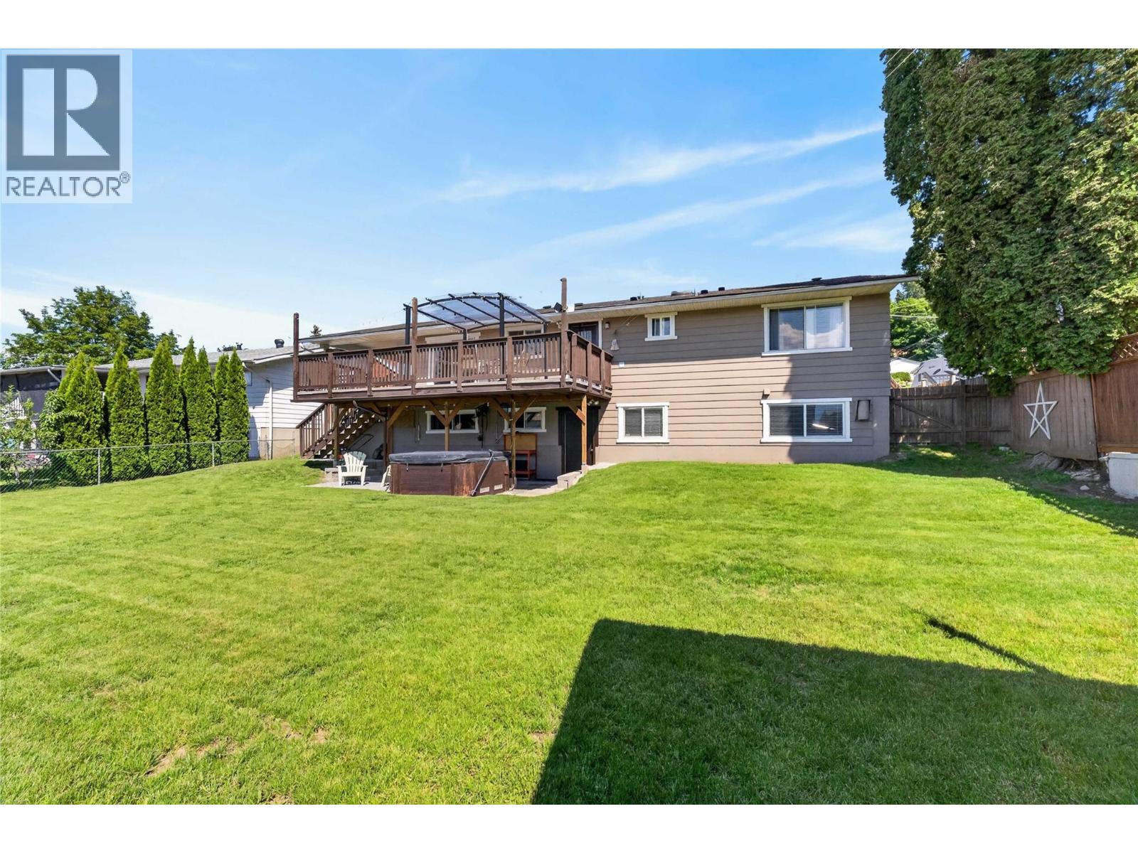 691 3 Street SE, Salmon Arm, British Columbia  V1E 4G9 - Photo 47 - 10389492