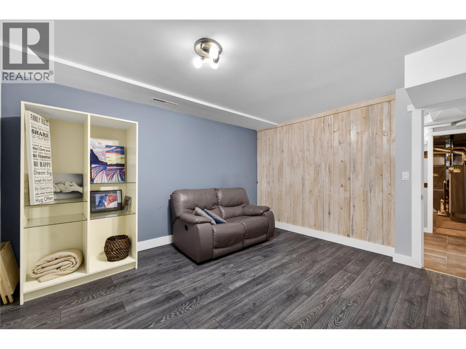 691 3 Street SE, Salmon Arm, British Columbia  V1E 4G9 - Photo 27 - 10389492