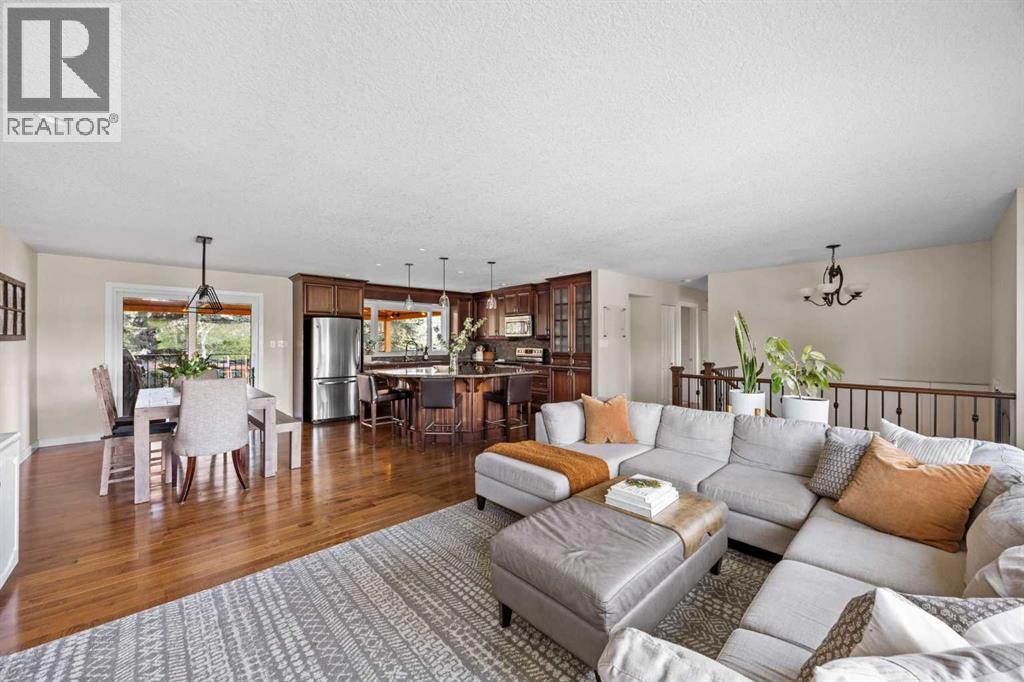 111 Silvergrove Green Nw, Calgary, Alberta  T3B 4H8 - Photo 10 - A2318686