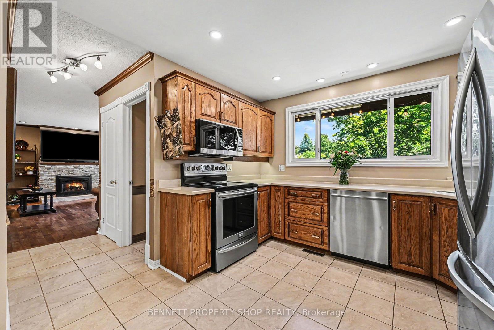 78 Meadowbank Drive, Ottawa, Ontario  K2G 0P5 - Photo 10 - X13431676