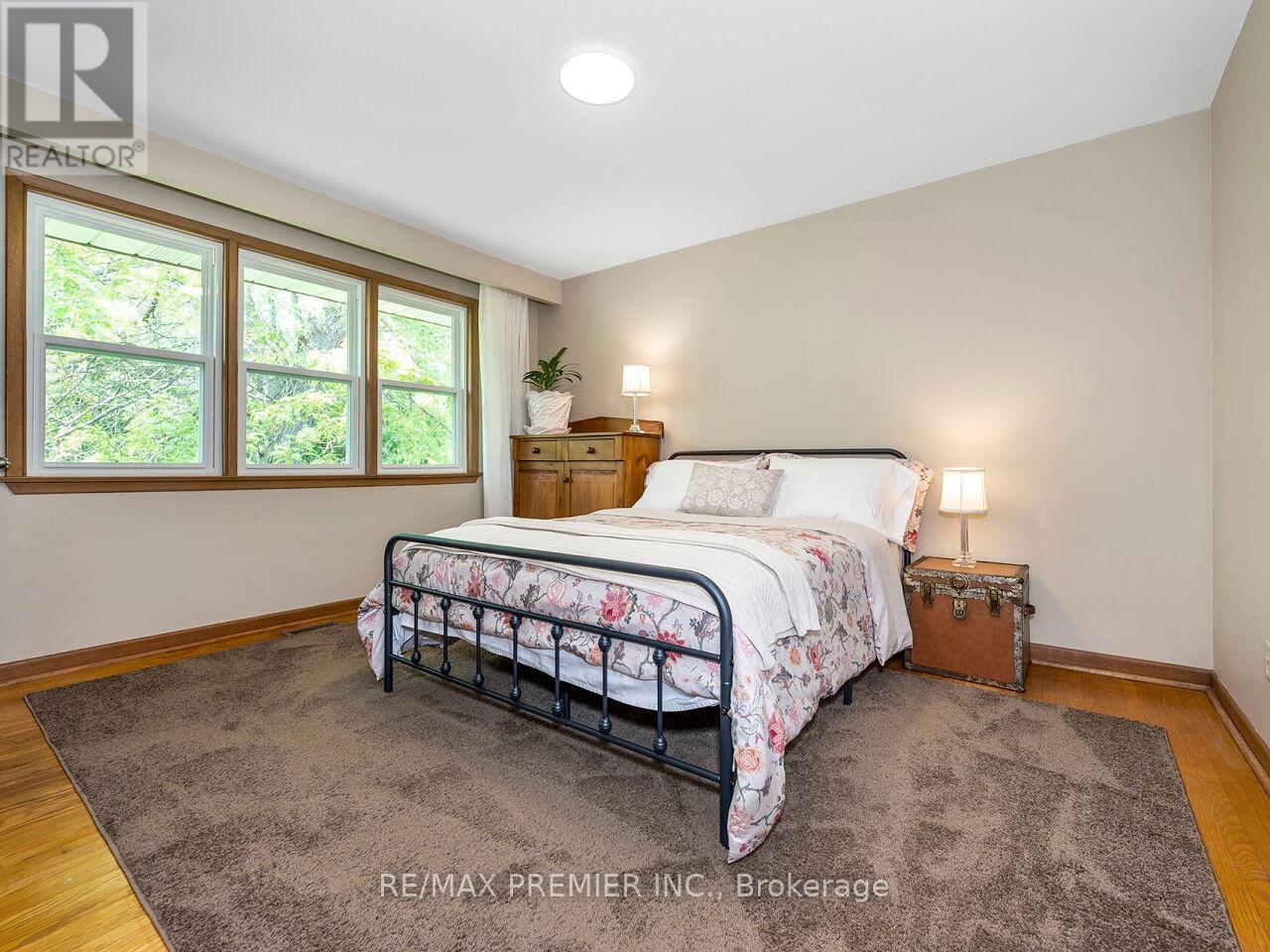 41 Florida Crescent, Toronto, Ontario  M9M 1P4 - Photo 18 - W13430318