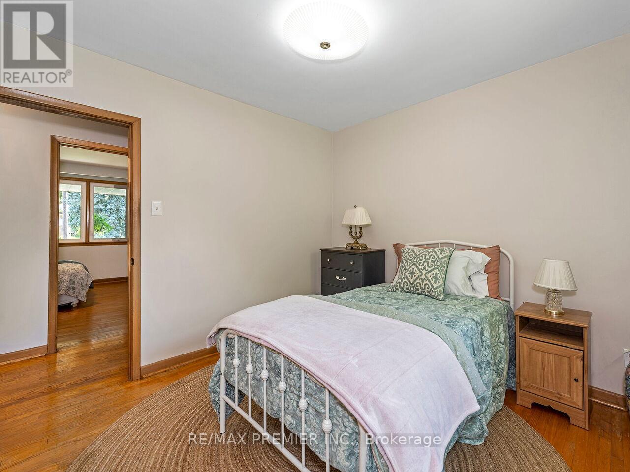 41 Florida Crescent, Toronto, Ontario  M9M 1P4 - Photo 15 - W13430318