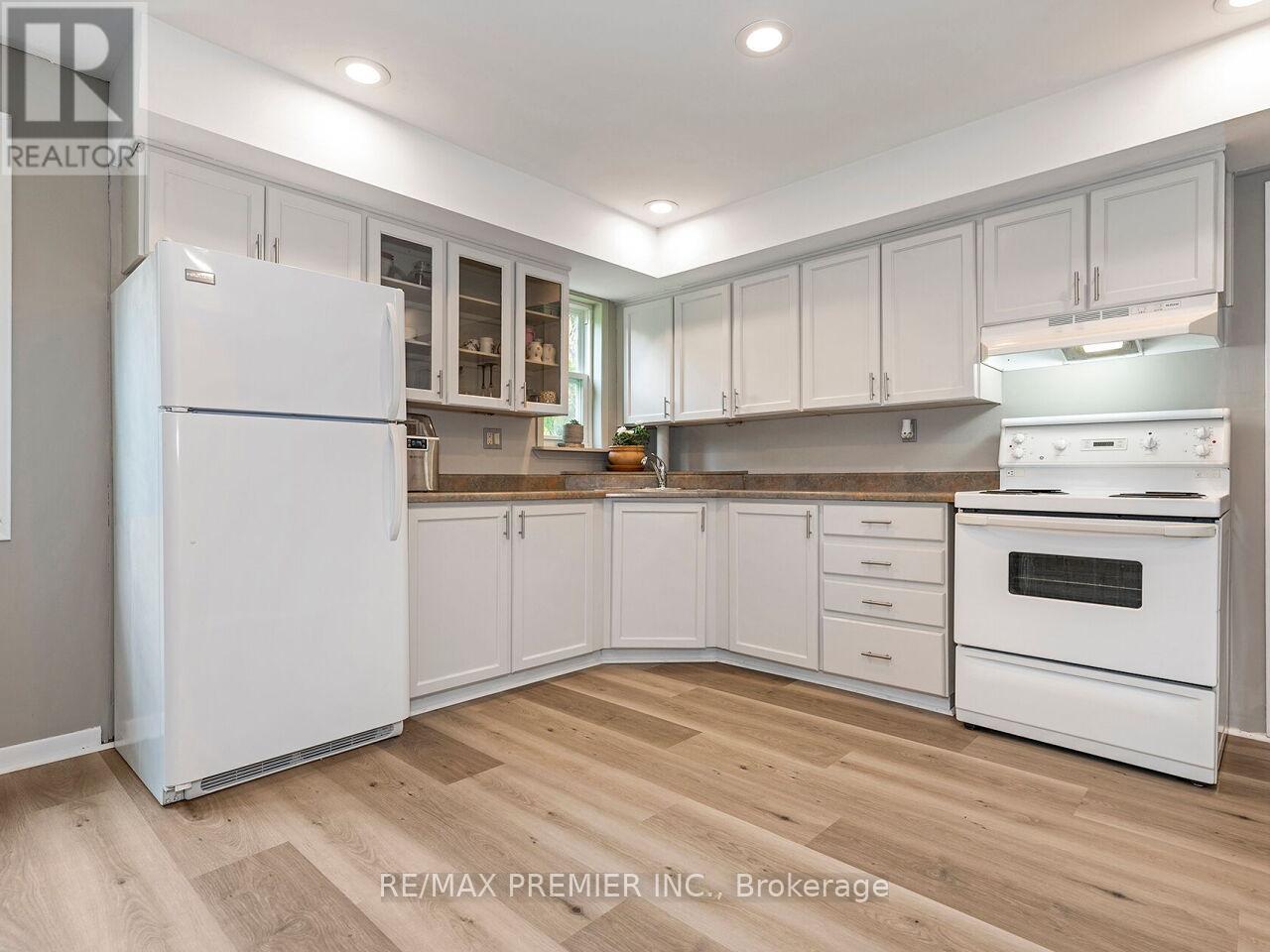 41 Florida Crescent, Toronto, Ontario  M9M 1P4 - Photo 22 - W13430318