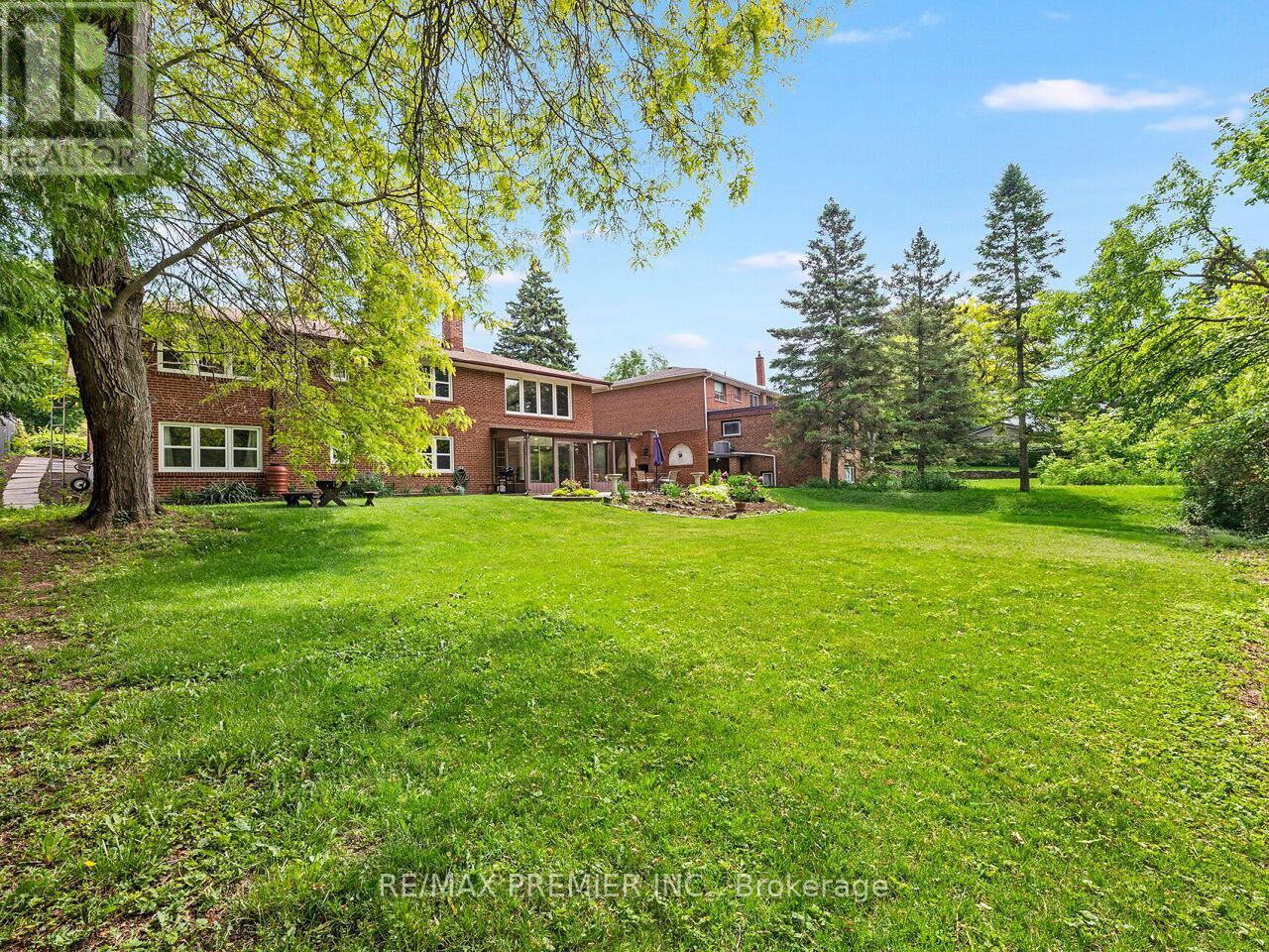 41 Florida Crescent, Toronto, Ontario  M9M 1P4 - Photo 35 - W13430318