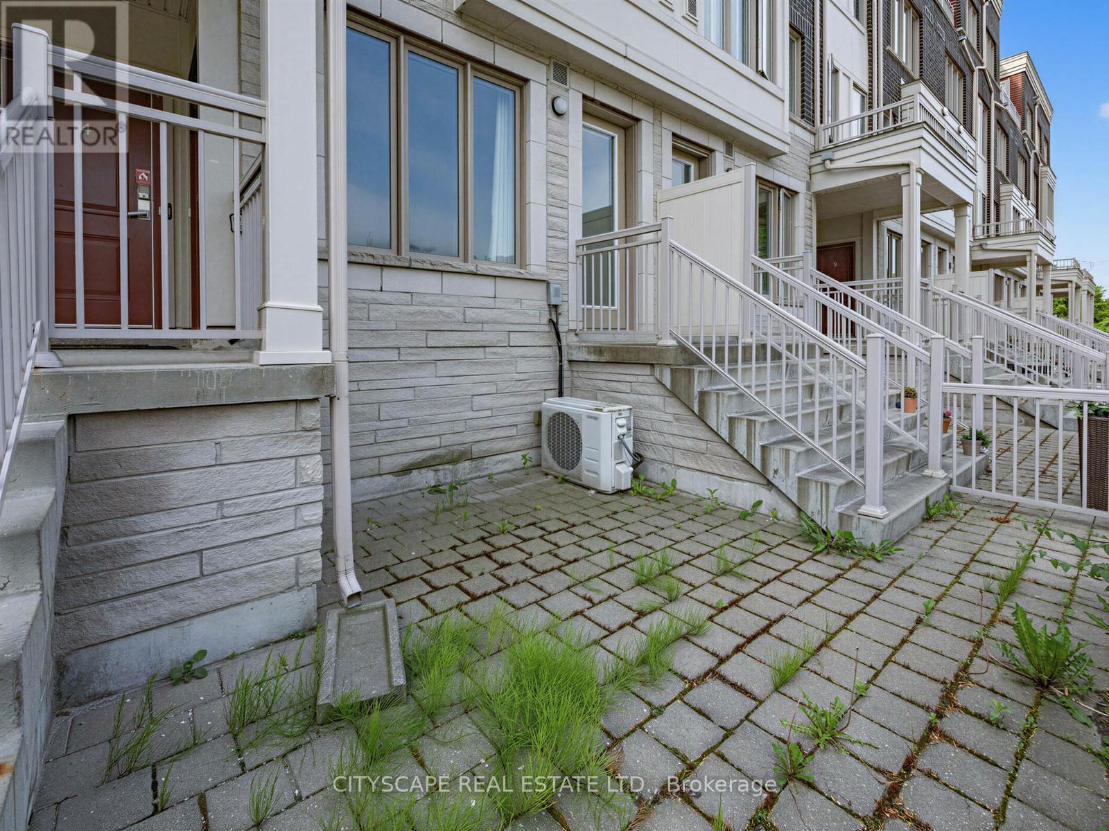 145 Long Branch Avenue, Toronto, Ontario M8W 0A9 - Photo 4 - W13415422