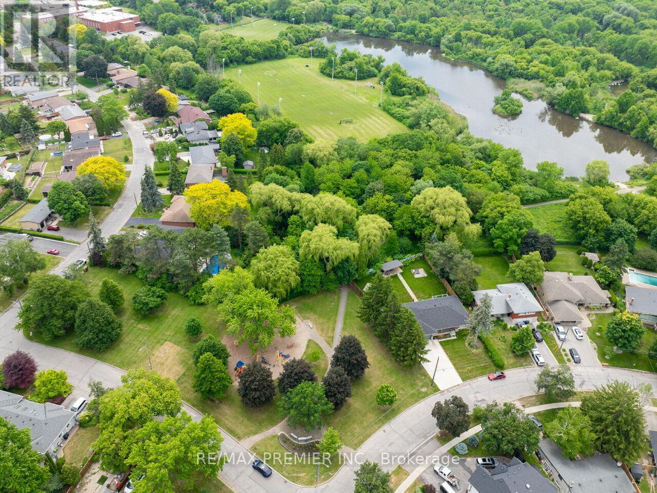 41 Florida Crescent, Toronto, Ontario  M9M 1P4 - Photo 43 - W13430318