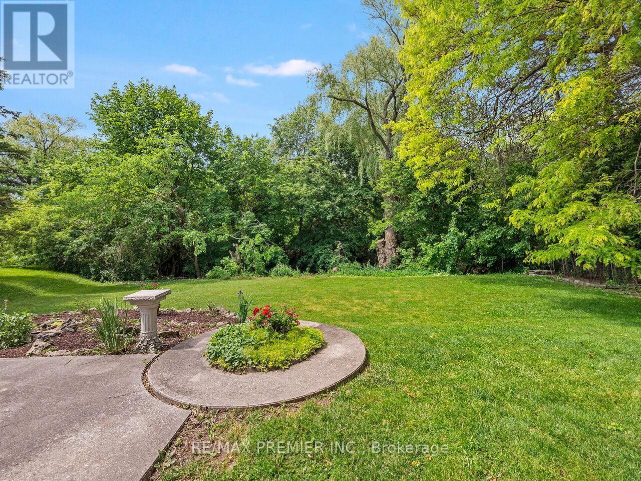 41 Florida Crescent, Toronto, Ontario  M9M 1P4 - Photo 34 - W13430318