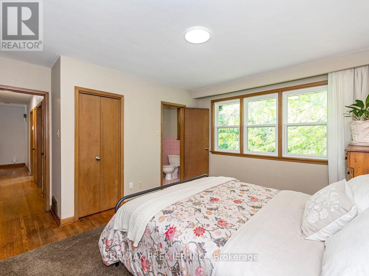 41 Florida Crescent, Toronto, Ontario  M9M 1P4 - Photo 14 - W13430318