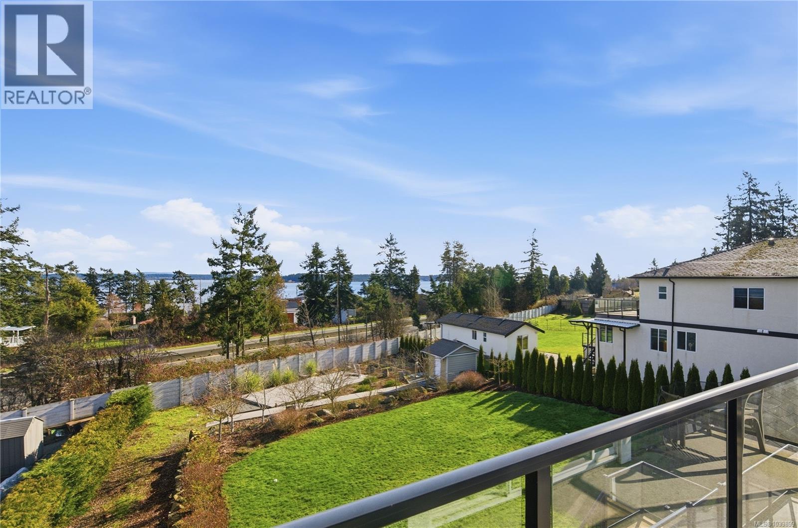8711 Bourne Terr, North Saanich, British Columbia  V8L 1L8 - Photo 2 - 1039899