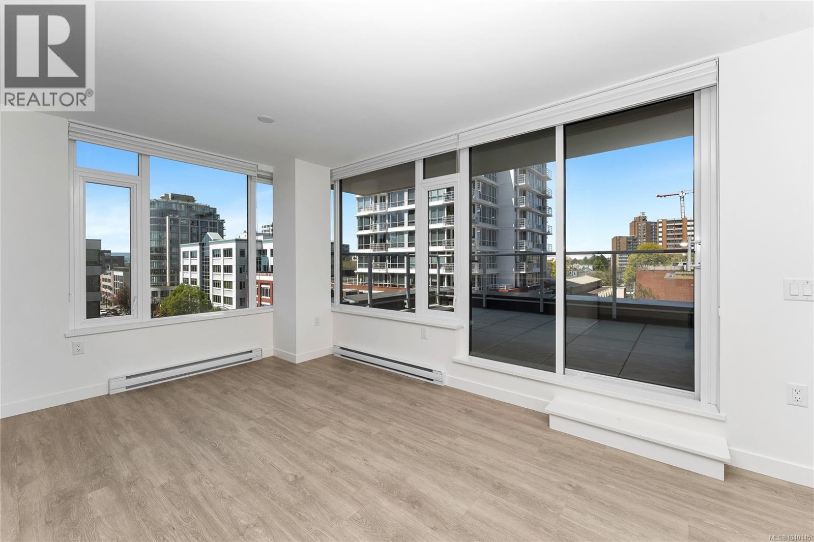 608 845 Johnson St, Victoria, British Columbia  V8W 0G3 - Photo 4 - 1040145