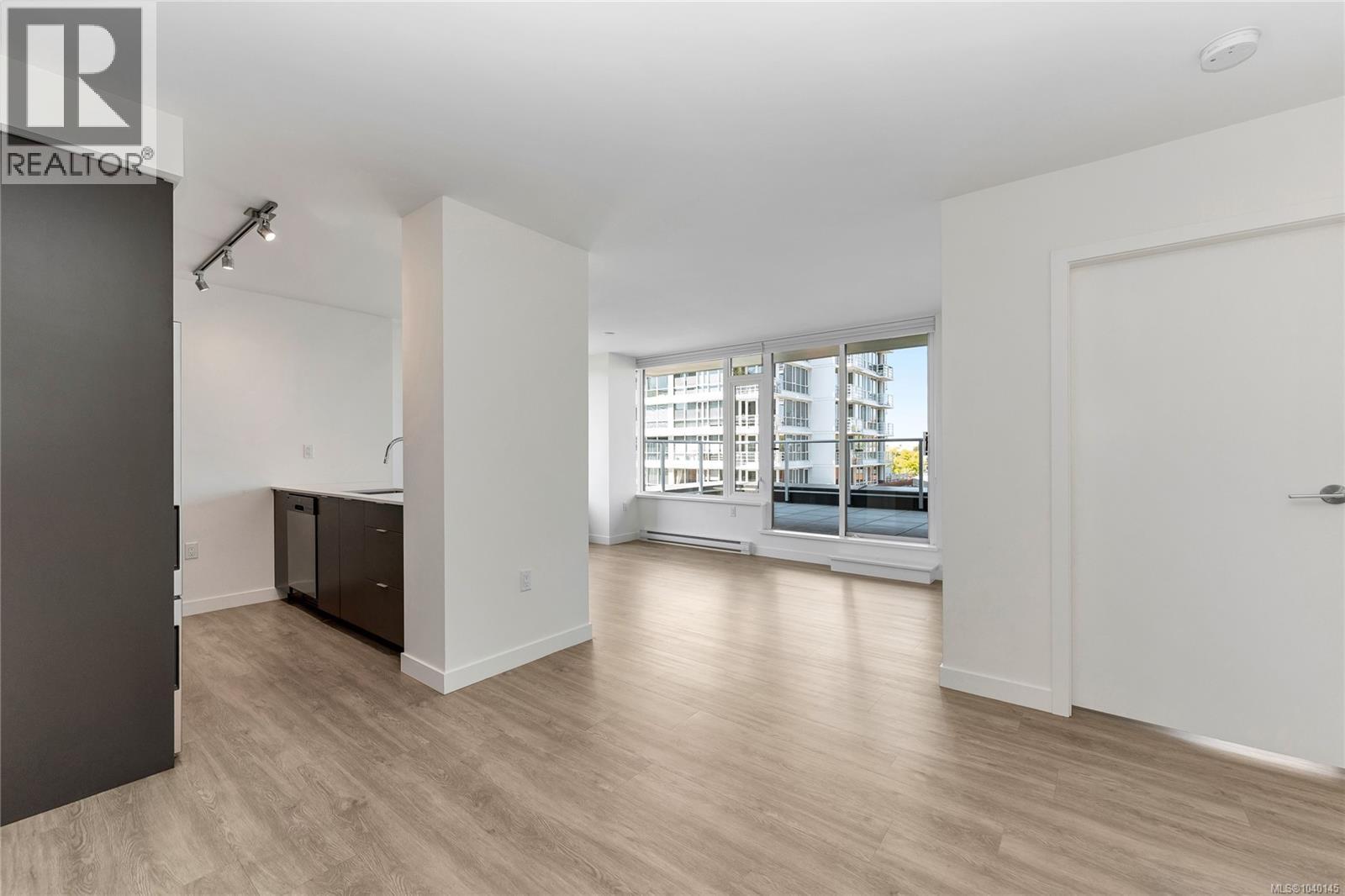 608 845 Johnson St, Victoria, British Columbia  V8W 0G3 - Photo 3 - 1040145