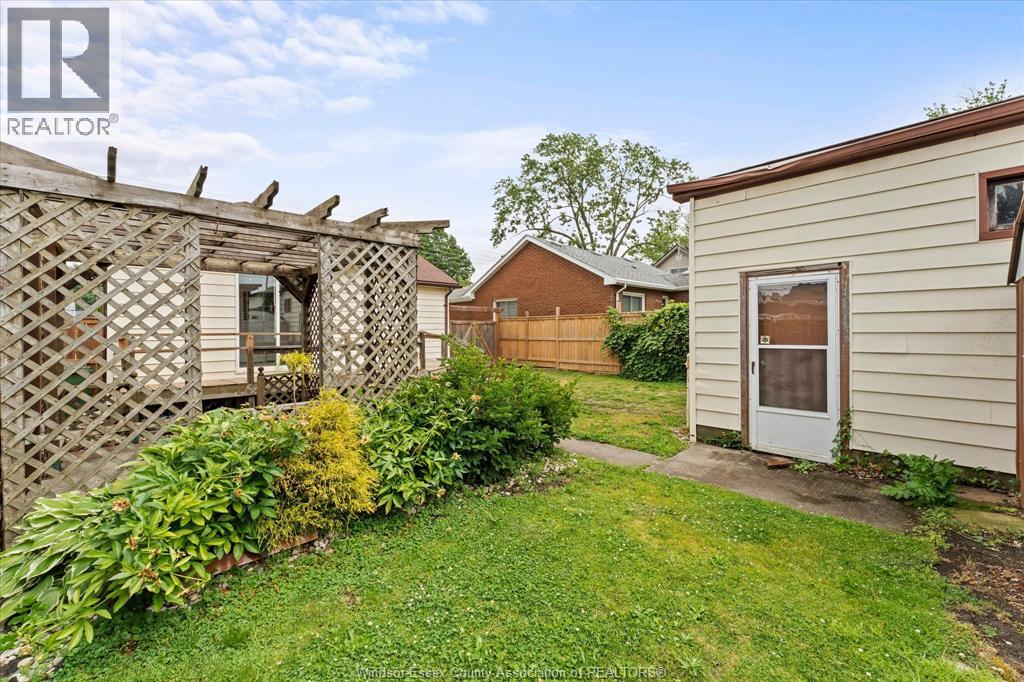2163 Wellesley Avenue, Windsor, Ontario  N8W 2E8 - Photo 29 - 26013808