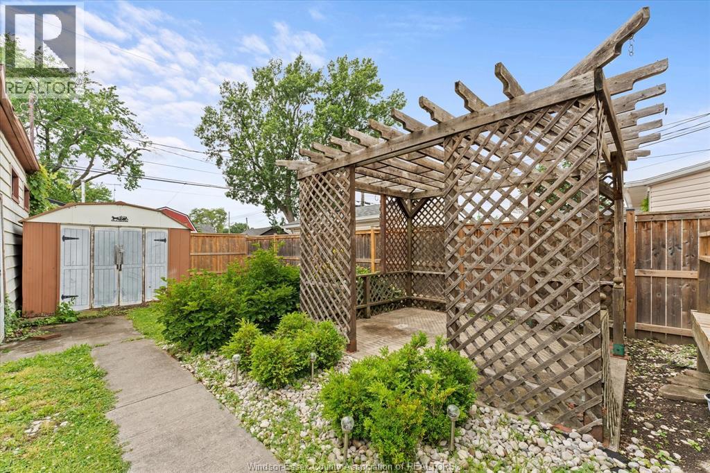 2163 Wellesley Avenue, Windsor, Ontario  N8W 2E8 - Photo 31 - 26013808