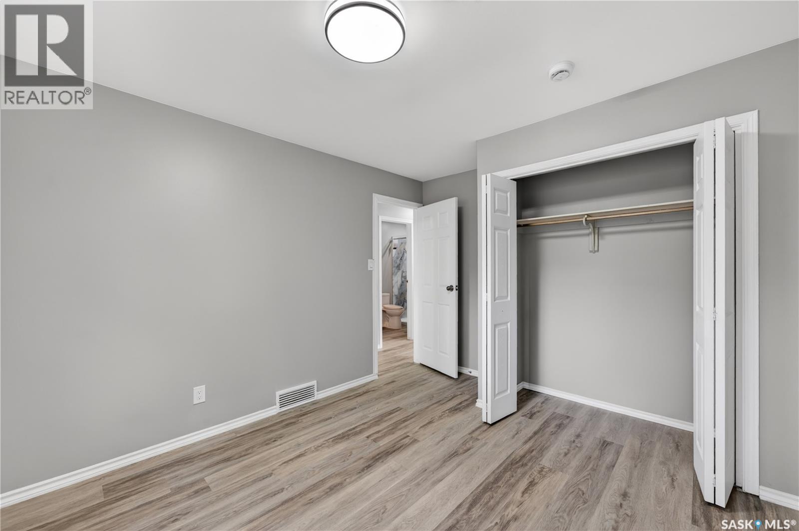 42 Hunt Crescent, Regina, Saskatchewan  S4N 5K8 - Photo 12 - SK039081