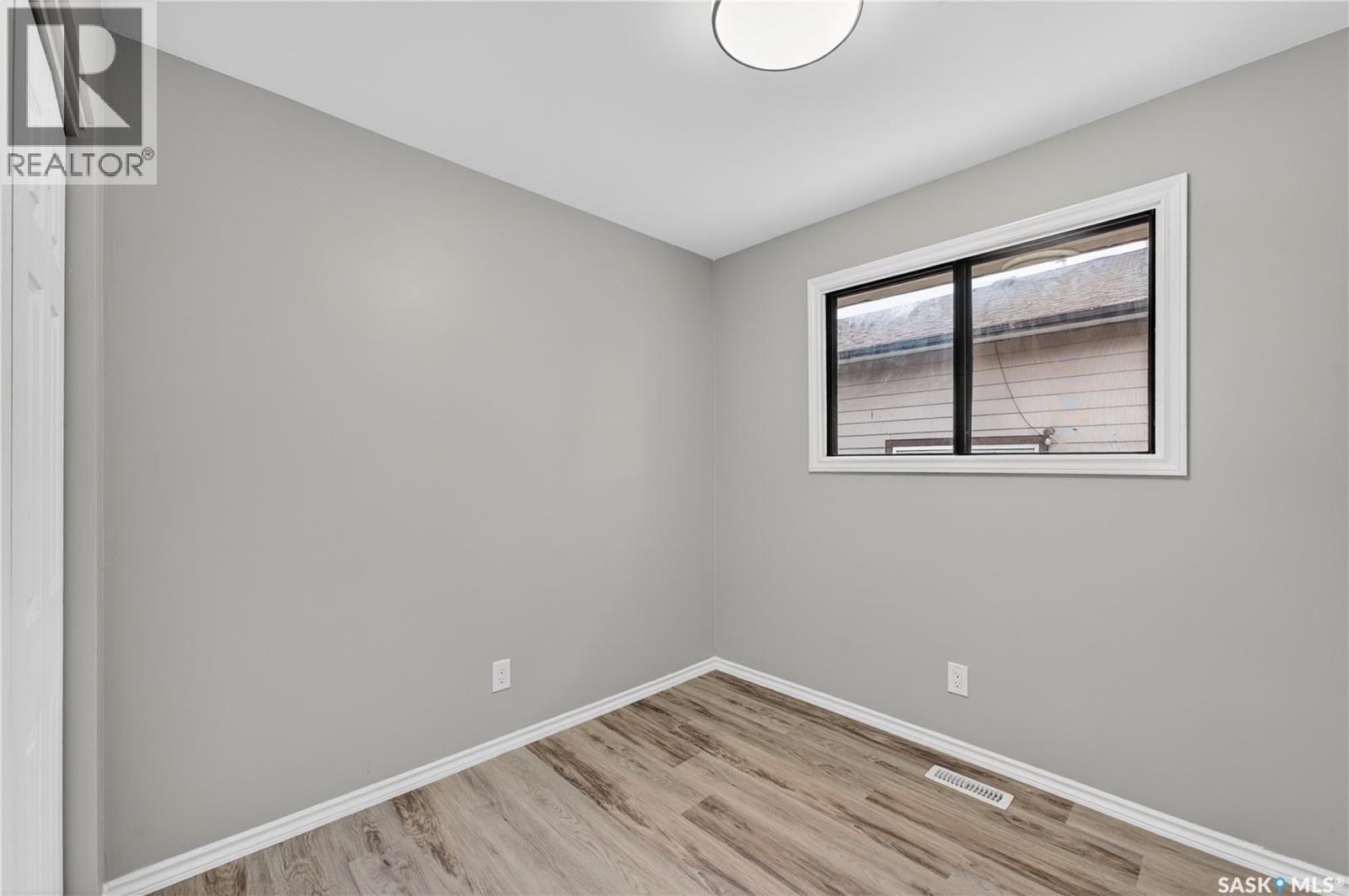 42 Hunt Crescent, Regina, Saskatchewan  S4N 5K8 - Photo 9 - SK039081