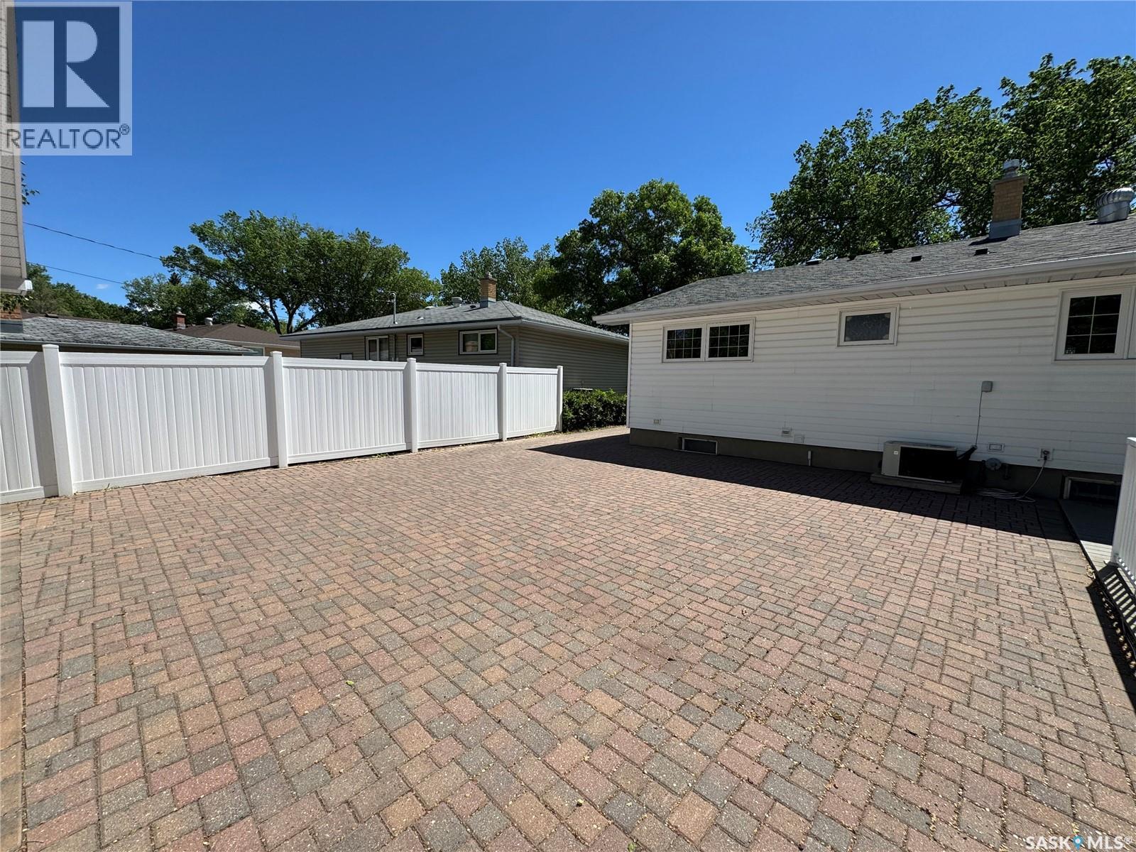 712 Douglas Park Crescent E, Regina, Saskatchewan  S4N 2S2 - Photo 7 - SK039008