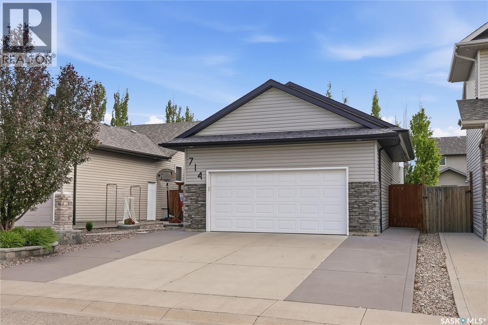 714 Lynd Crescent, Saskatoon, Saskatchewan  S7T 0C6 - Photo 2 - SK039002