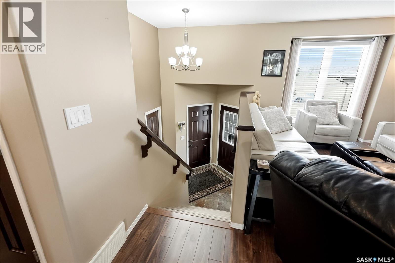 714 Lynd Crescent, Saskatoon, Saskatchewan  S7T 0C6 - Photo 3 - SK039002
