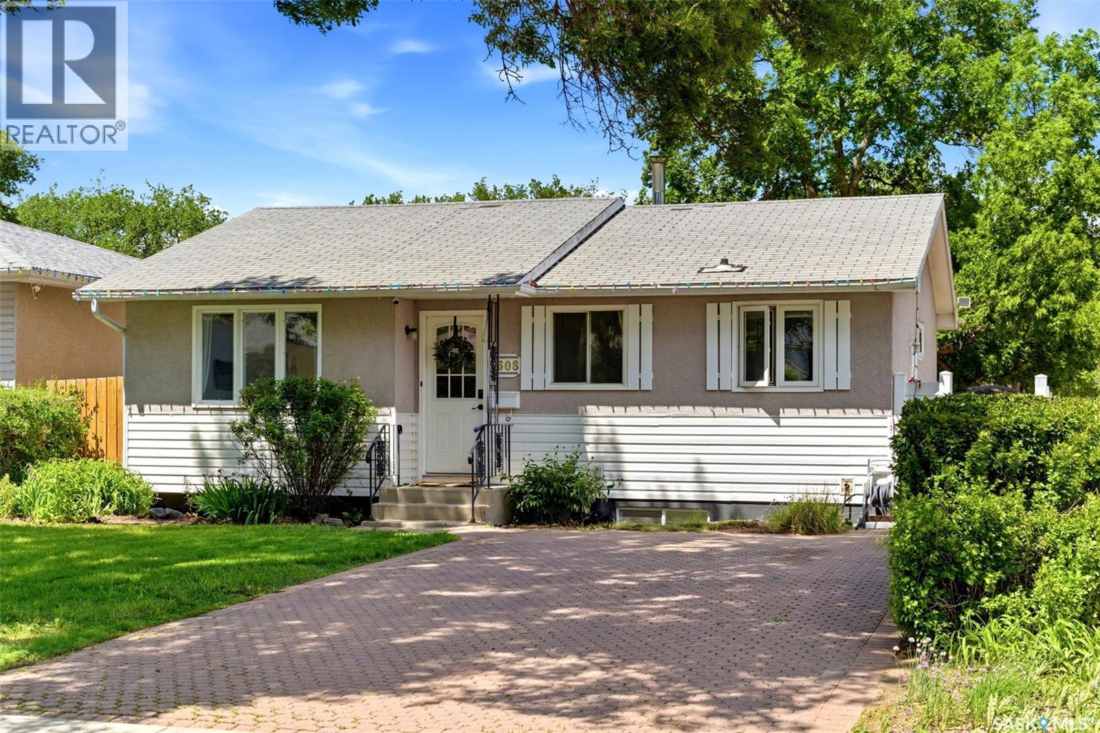 5608 2nd AVENUE N, Regina, Saskatchewan