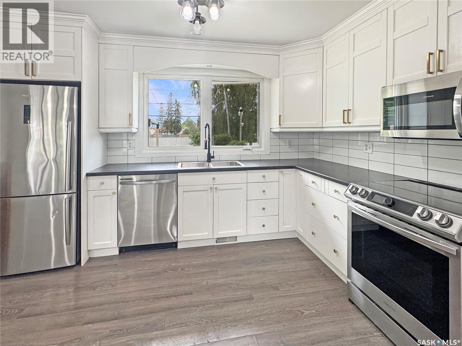 1661 91st Street, North Battleford, Saskatchewan  S9A 0A3 - Photo 6 - SK038905