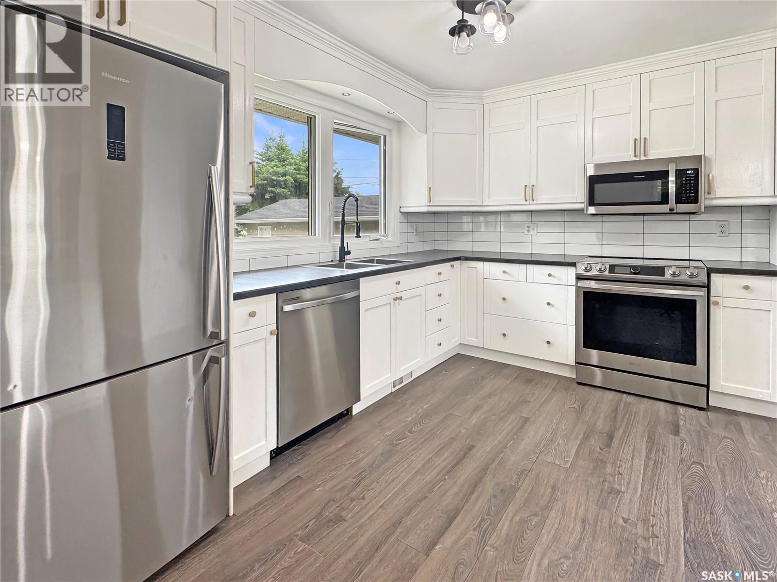 1661 91st Street, North Battleford, Saskatchewan  S9A 0A3 - Photo 7 - SK038905