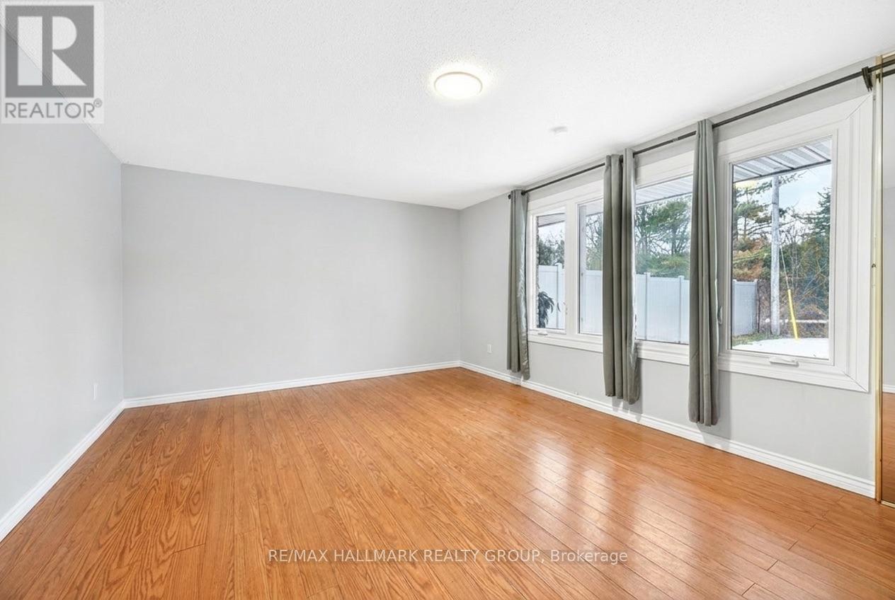 1930 Southampton Court, Ottawa, Ontario  K2C 0W4 - Photo 15 - X13082086