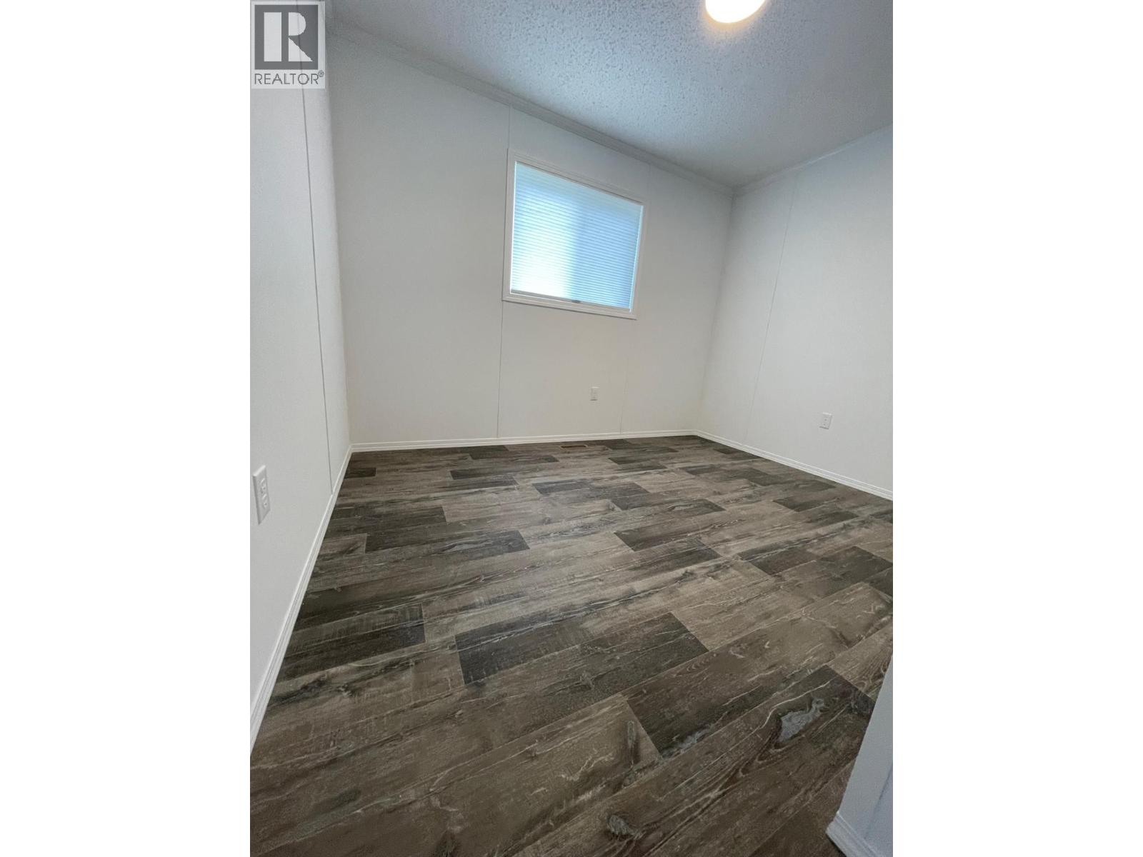 10 Chimo Crescent, Elkford, British Columbia  V0B 1H0 - Photo 27 - 10388974
