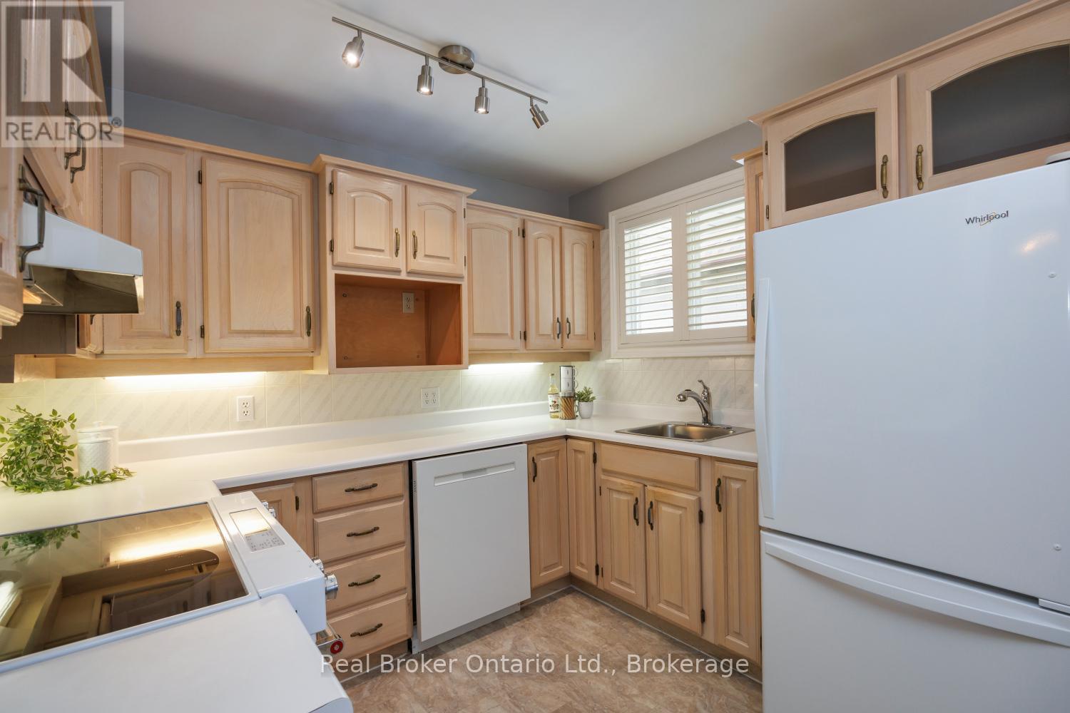 544 Wilson Road N, Oshawa, Ontario  L1G 6E9 - Photo 11 - E13432020