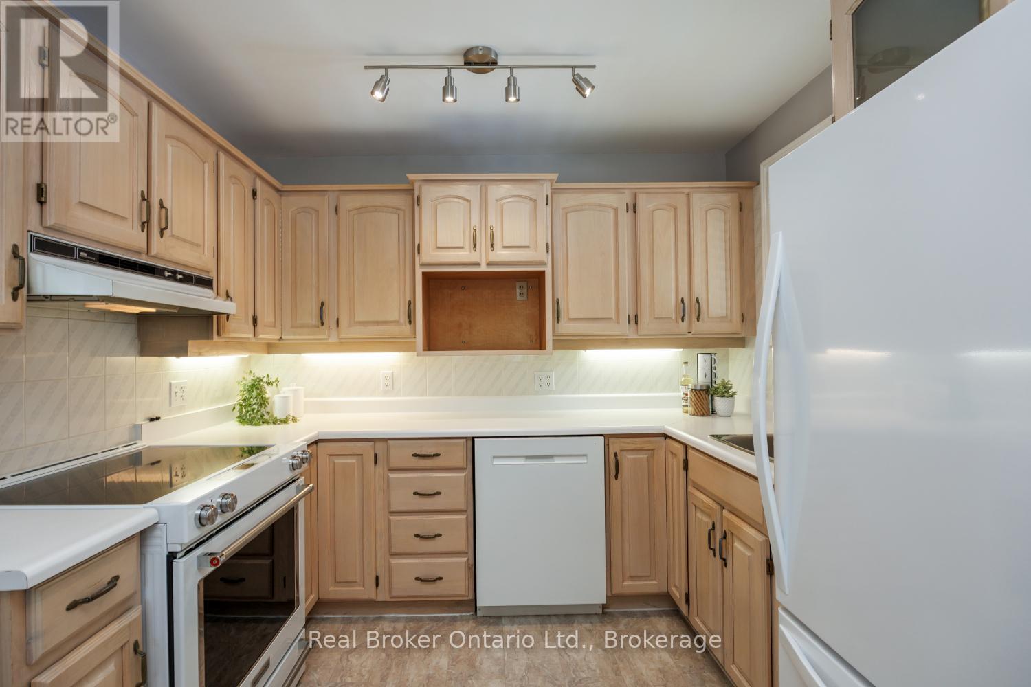 544 Wilson Road N, Oshawa, Ontario  L1G 6E9 - Photo 9 - E13432020
