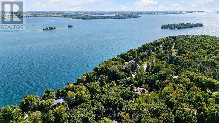 40 RIVERSIDE DRIVE, Kingston, Ontario
