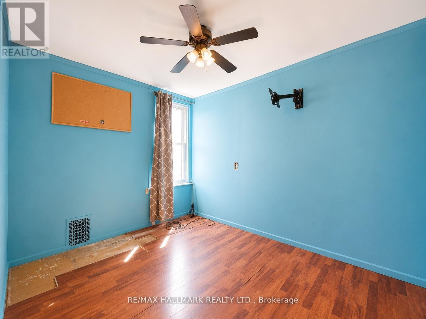 71 Boulton Avenue, Toronto, Ontario  M4M 2J4 - Photo 12 - E13431768
