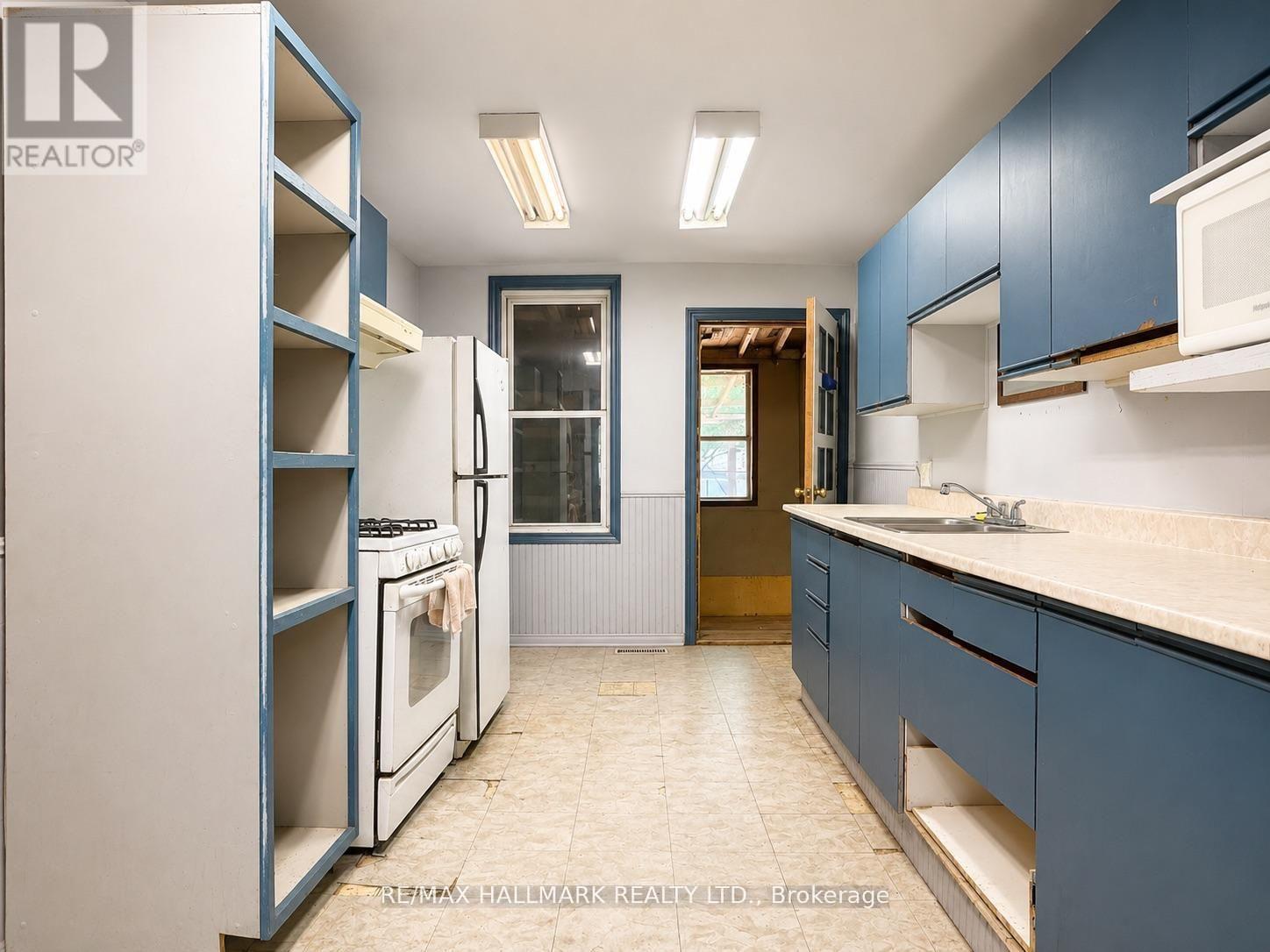 71 Boulton Avenue, Toronto, Ontario  M4M 2J4 - Photo 6 - E13431768