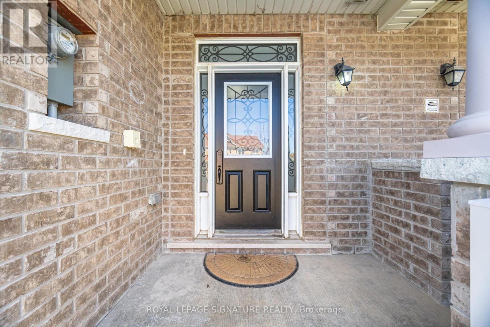 105 Mcgahey Street, New Tecumseth (Tottenham), Ontario  L0G 1W0 - Photo 3 - N13431746