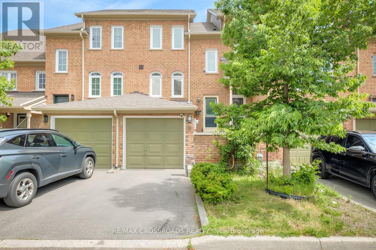 8 Larissa Court, Vaughan, Ontario  L6A 2K8 - Photo 2 - N13431862