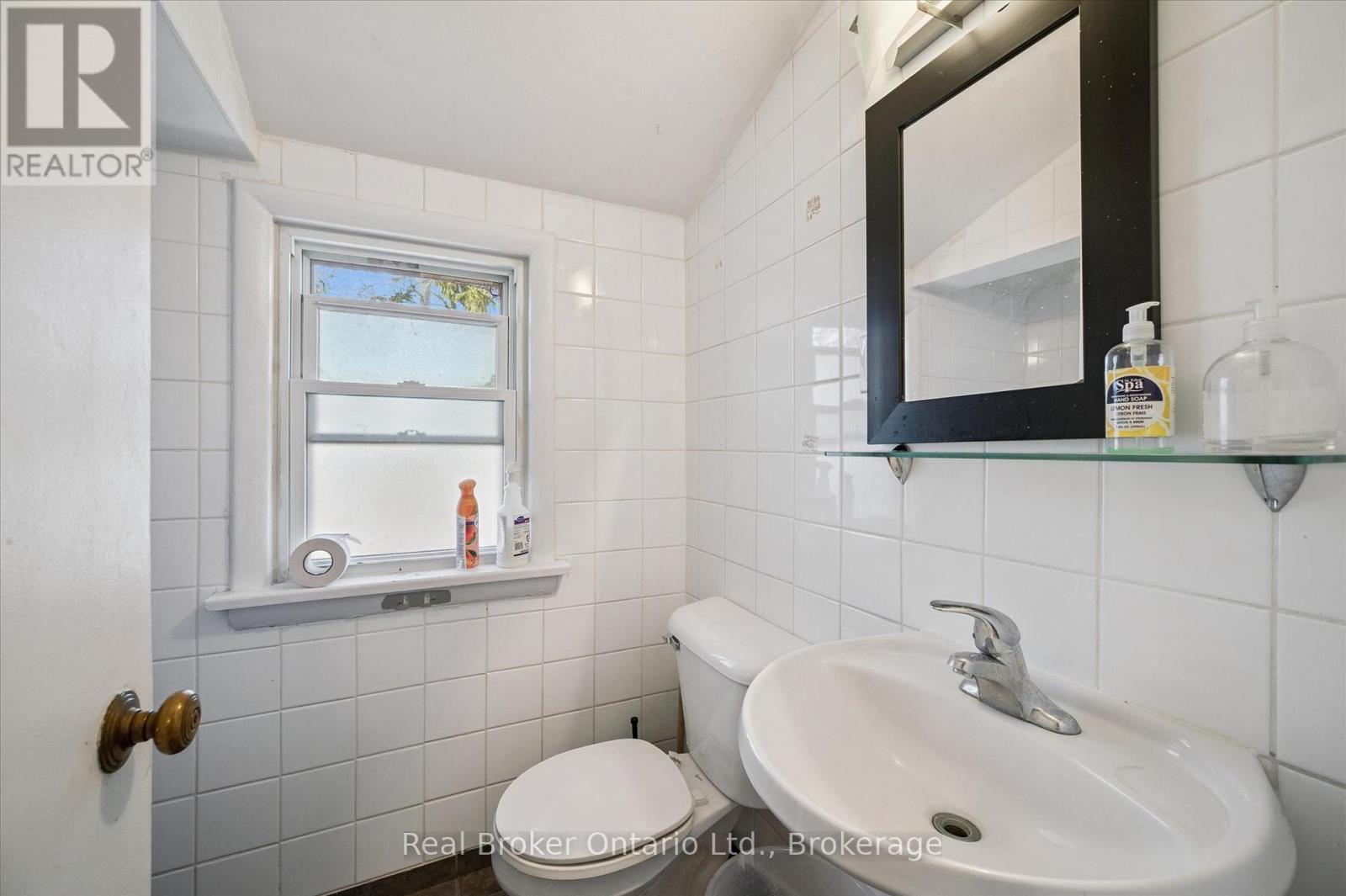 Upper - 68 Highland Road W, Kitchener, Ontario N2M 3B5 - Photo 13 - X13004288
