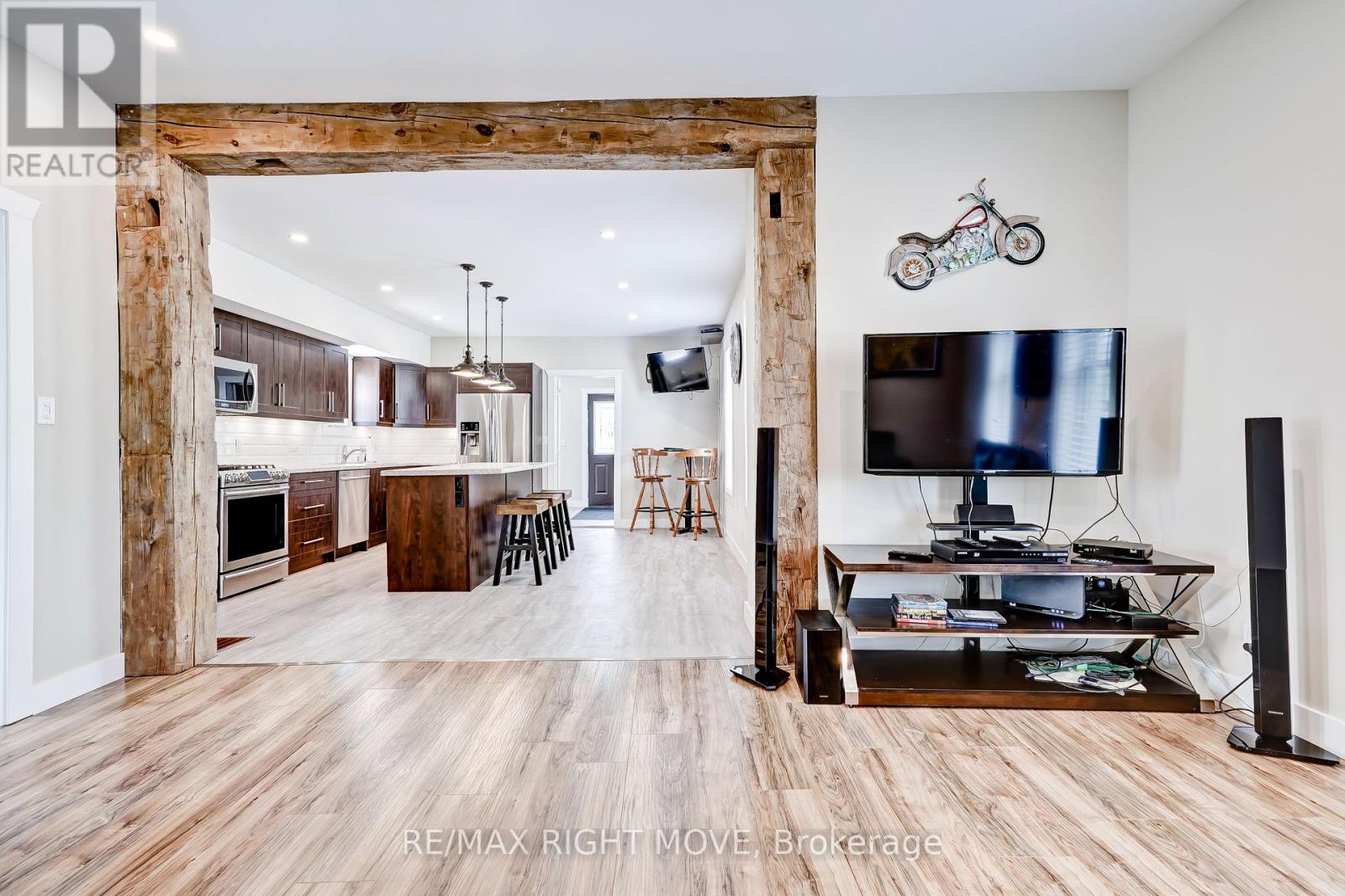209 Atherley Road, Orillia, Ontario  L3V 1N6 - Photo 11 - S13431730