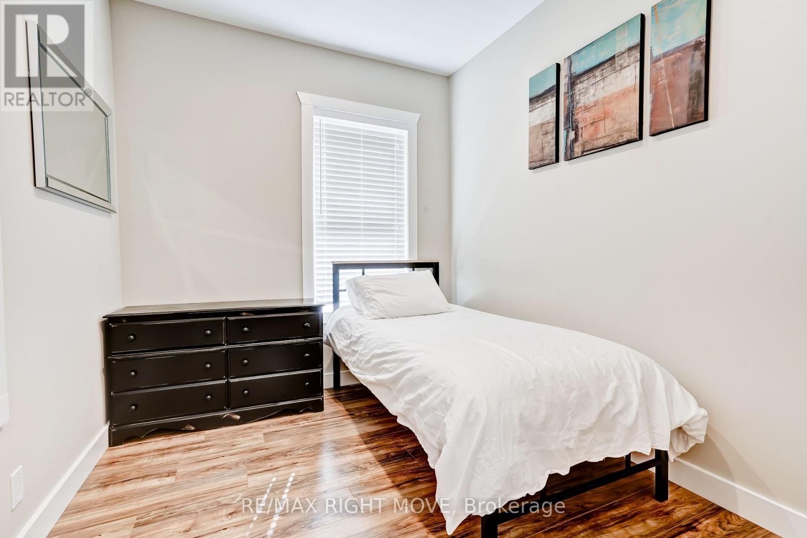 209 Atherley Road, Orillia, Ontario  L3V 1N6 - Photo 12 - S13431730