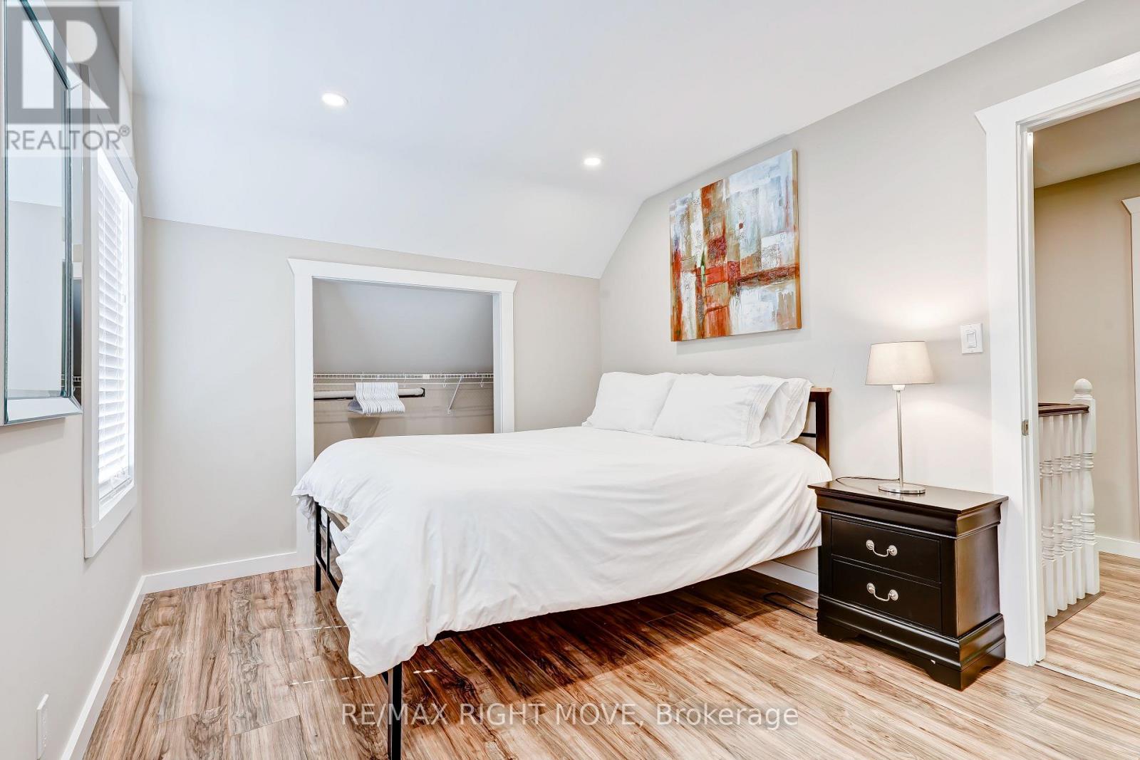 209 Atherley Road, Orillia, Ontario  L3V 1N6 - Photo 21 - S13431730