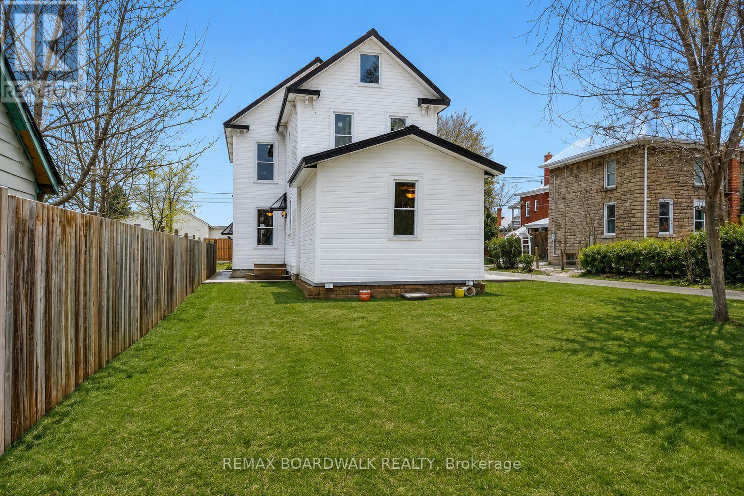 11 Alfred Street, Smiths Falls, Ontario  K7A 4H6 - Photo 27 - X13429154