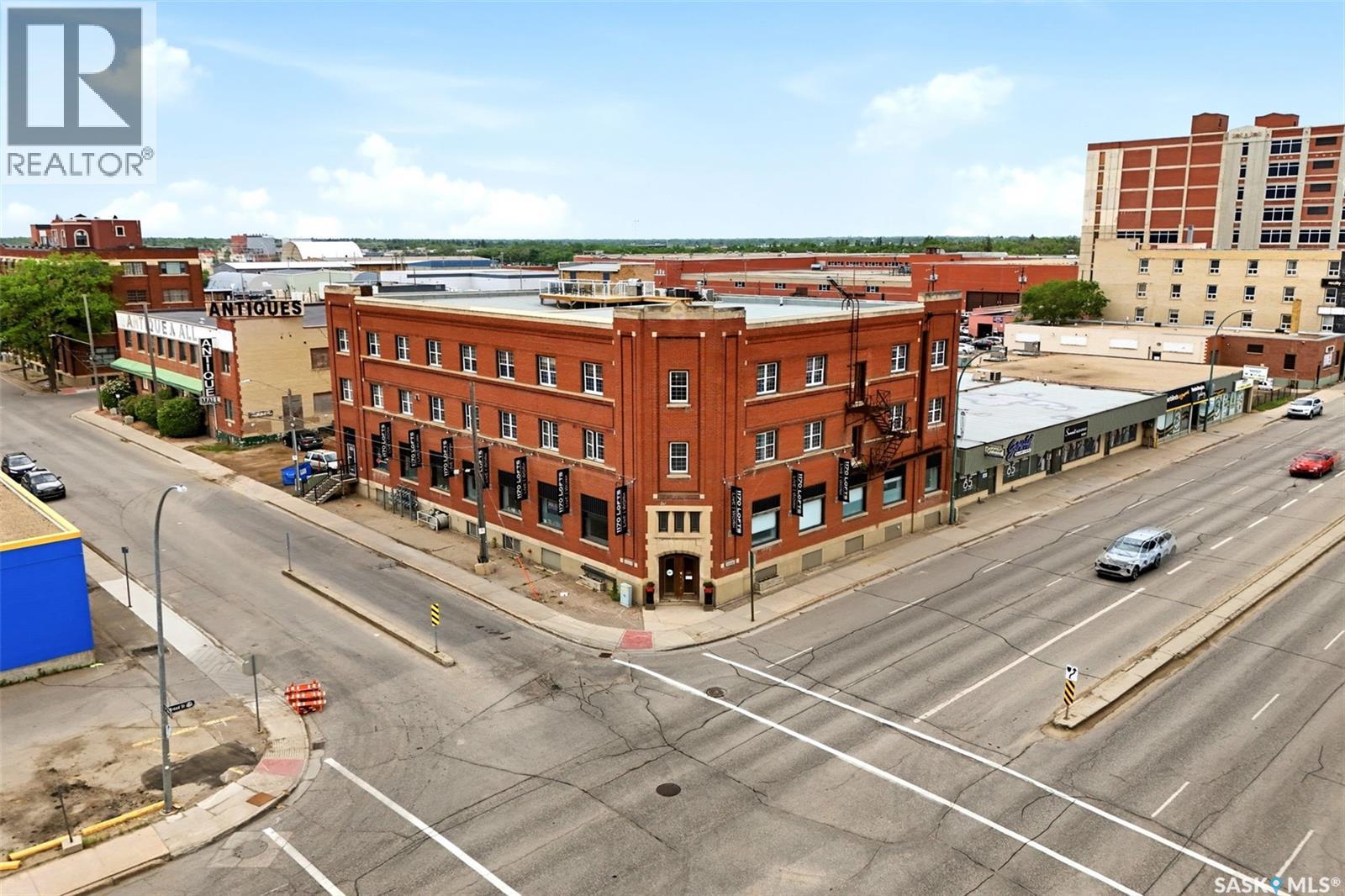 1170 Broad Street, Regina, Saskatchewan S4R 1X8 - Photo 2 - SK037418