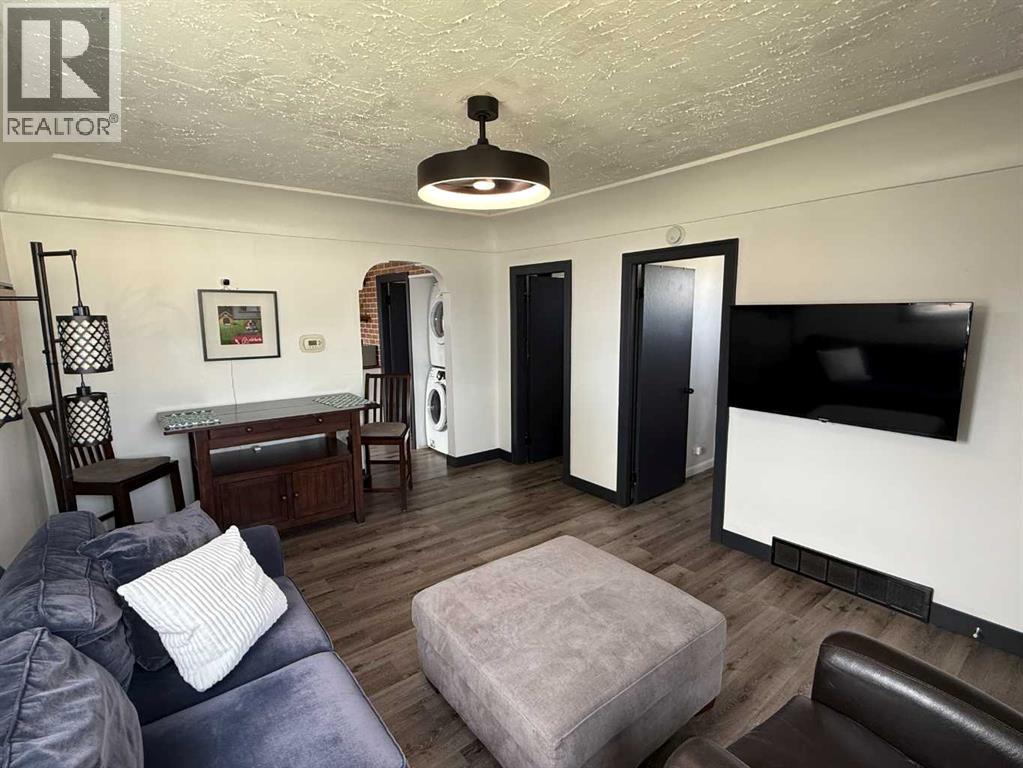 209 1 Street N, Vulcan, Alberta  T0L 2B0 - Photo 3 - A2305991
