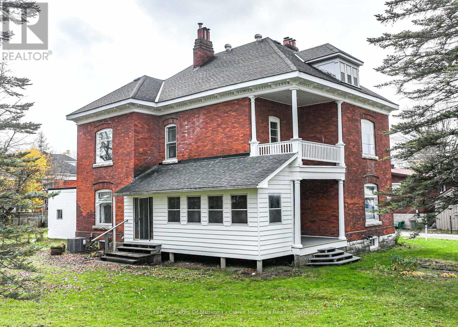 1 Sturgeon Bay Road, Severn (Coldwater), Ontario  L0K 1E0 - Photo 2 - S13431996