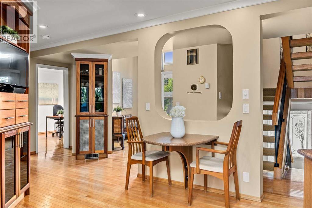 8 Varsplain Place NW, Calgary, Alberta  T3A 0C7 - Photo 18 - A2316291