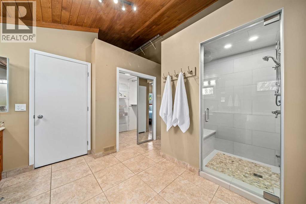 8 Varsplain Place NW, Calgary, Alberta  T3A 0C7 - Photo 29 - A2316291