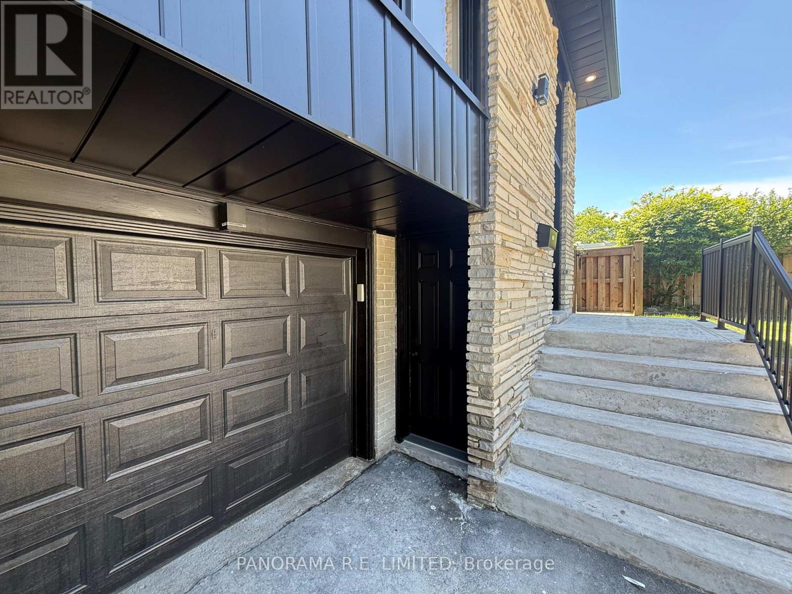 LOWER - 606 ABANA ROAD, Mississauga, Ontario