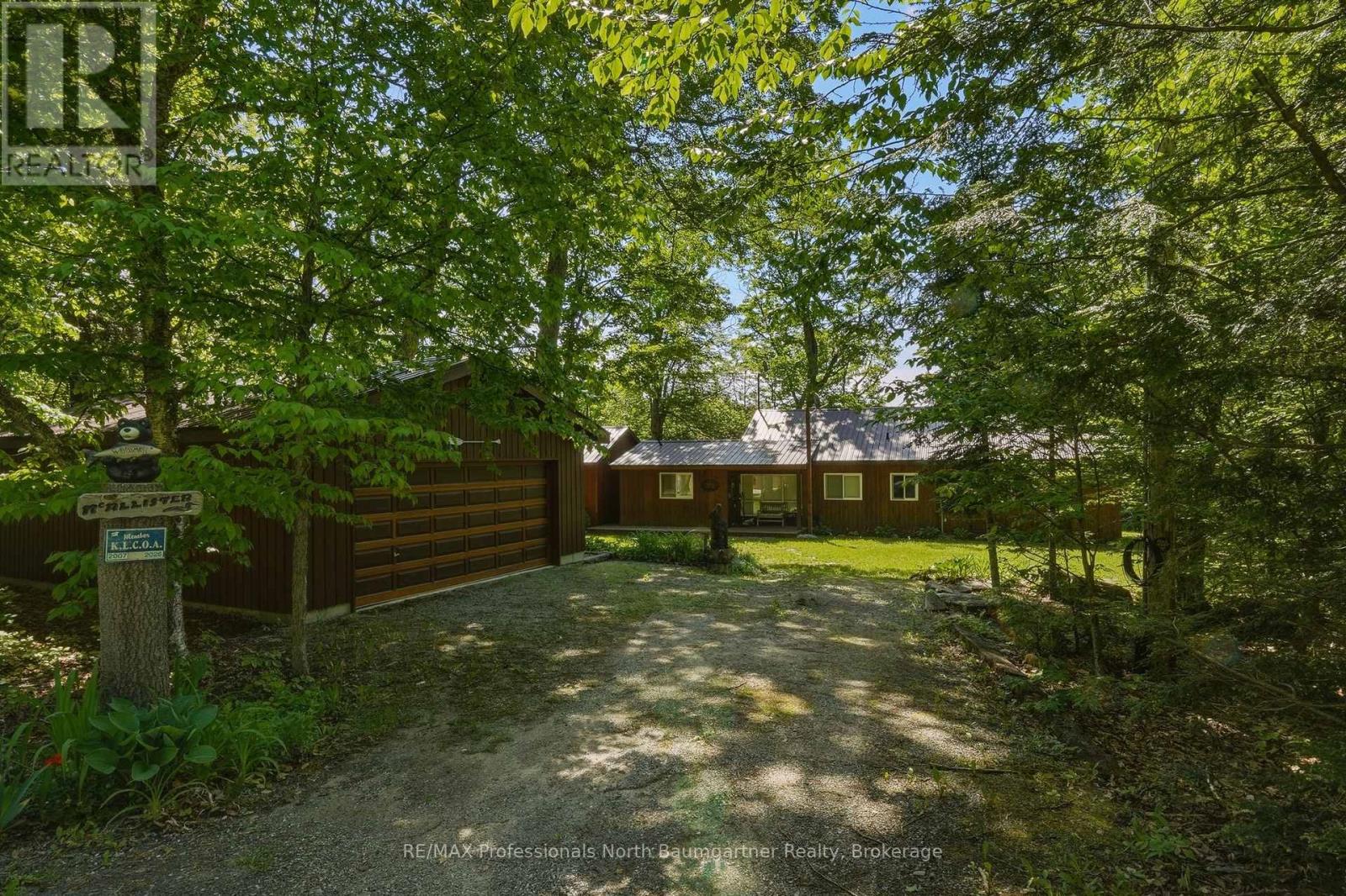 2272 Wilkinson Road, Dysart Et Al, Ontario  K0M 1S0 - Photo 3 - X13432064