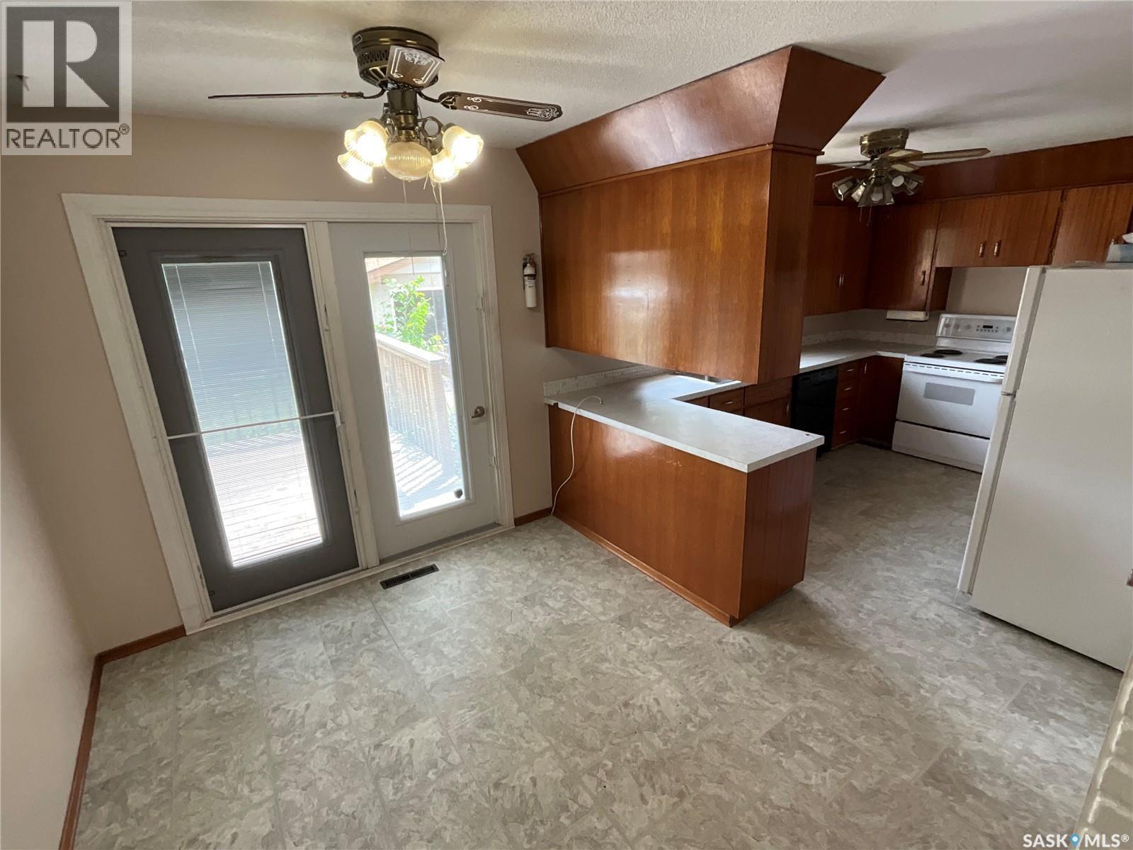 337 Mcintosh Street N, Regina, Saskatchewan  S4R 5A1 - Photo 10 - SK039094