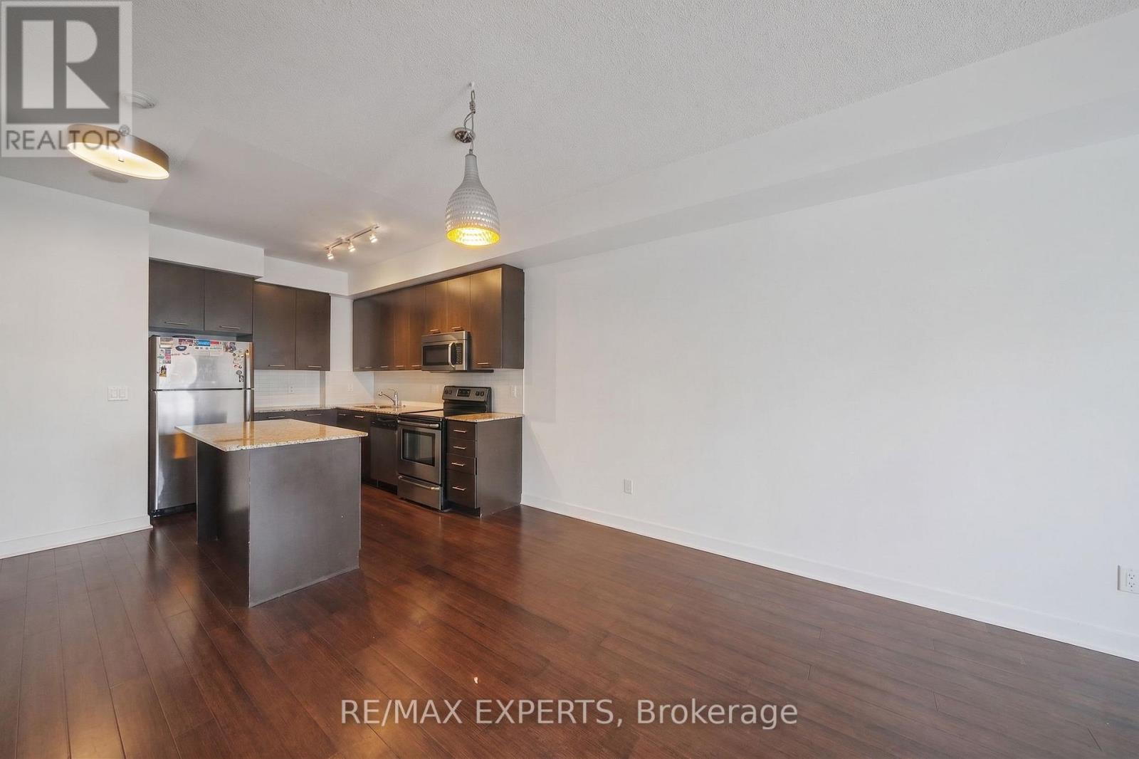 1007 - 365 Prince Of Wales Drive, Mississauga, Ontario  L5B 0G6 - Photo 3 - W13145586