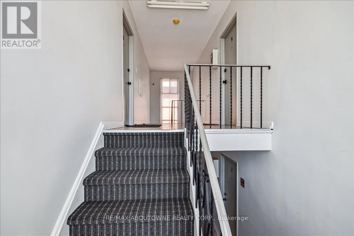 5 - 2 Wesley Street, Toronto, Ontario  M8Y 2W3 - Photo 4 - W13411918